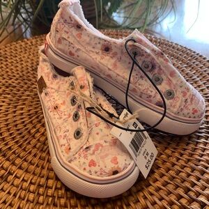 NWT Blowfish floral sneakers